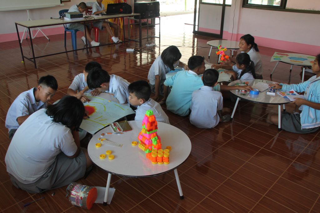 The Benefits of Project-Based Learning: Engaging Students through Real-World Experiences